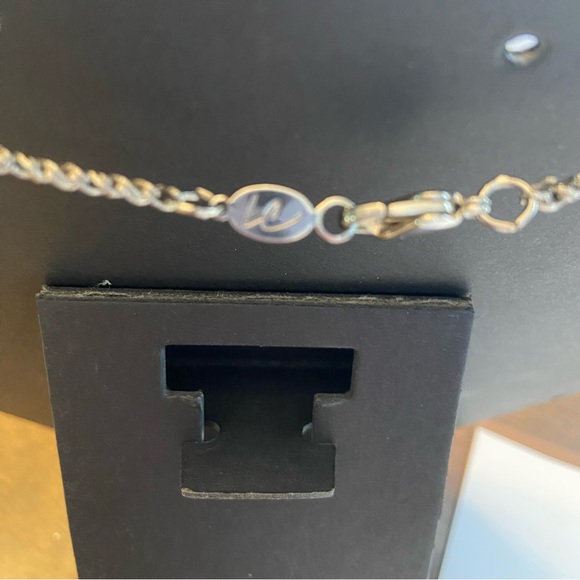 Liz Claiborne silver tone and blue bead pendant on chain - Picture 5 of 5